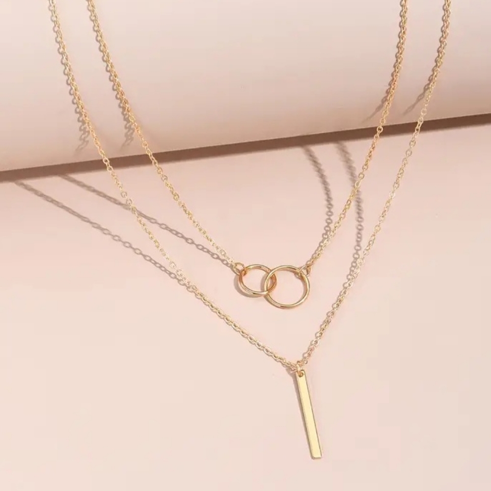 Gold layered necklace - Picture 2 of 3